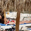 Адриана Лима в бикини на пляже в Греции