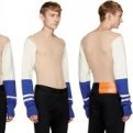 «Голый» свитер от Calvin Klein стал вещью дня