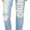Модные джинсы: поиск идеальной модели
